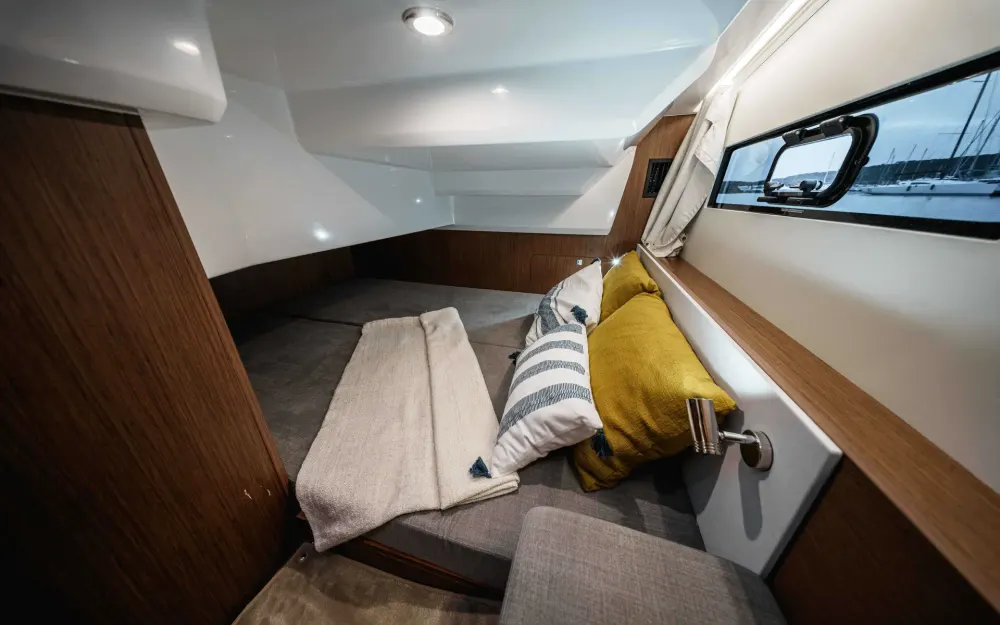 slider 12 Beneteau Antares Serie 9