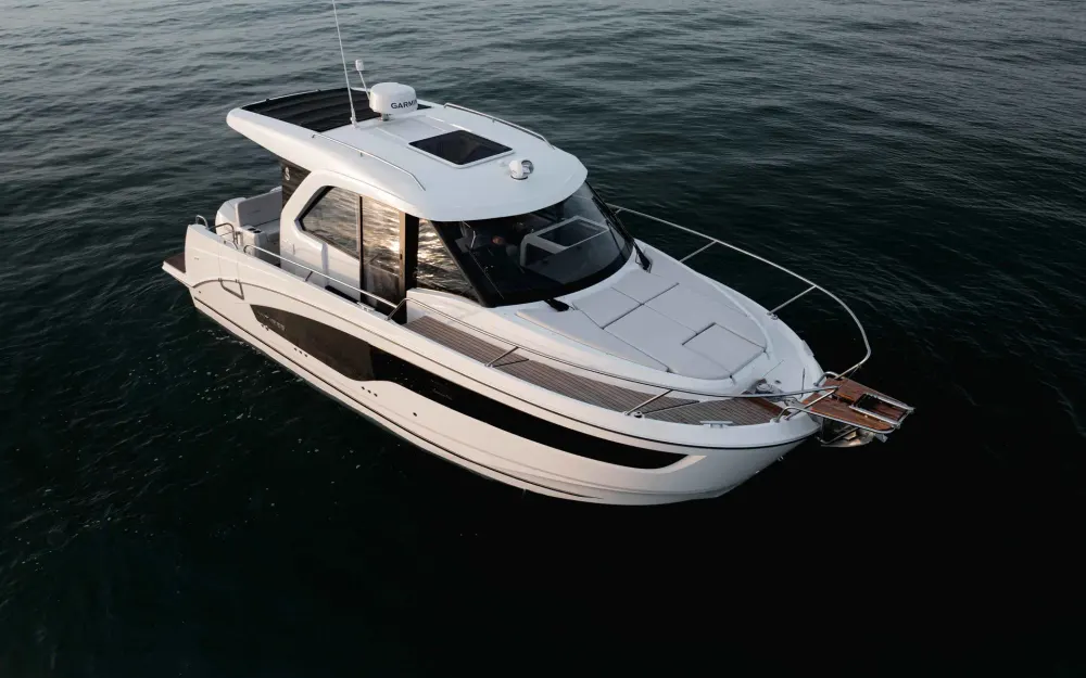 slider 1 Beneteau Antares Serie 9