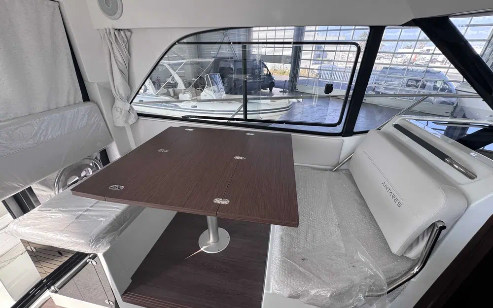slider 5 Beneteau Antares 9 OB Antares 9 V2