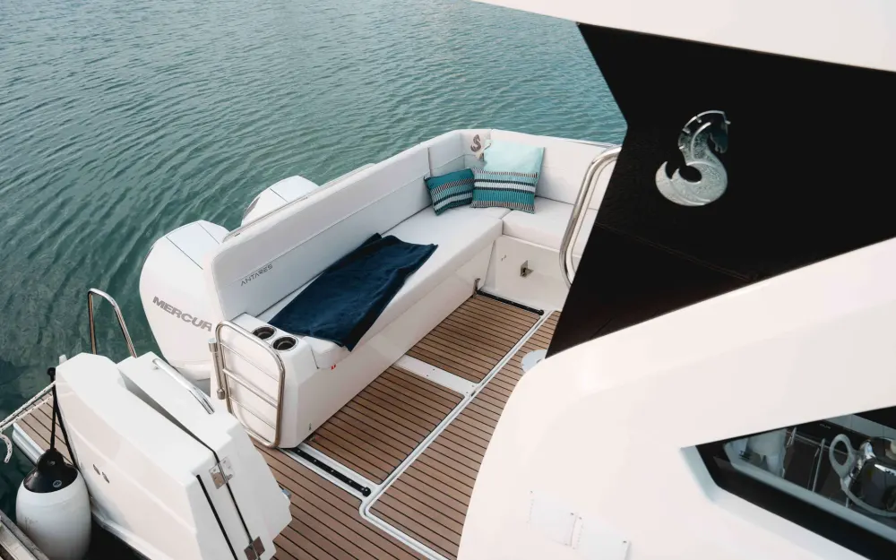 slider 6 Beneteau Antares Serie 9