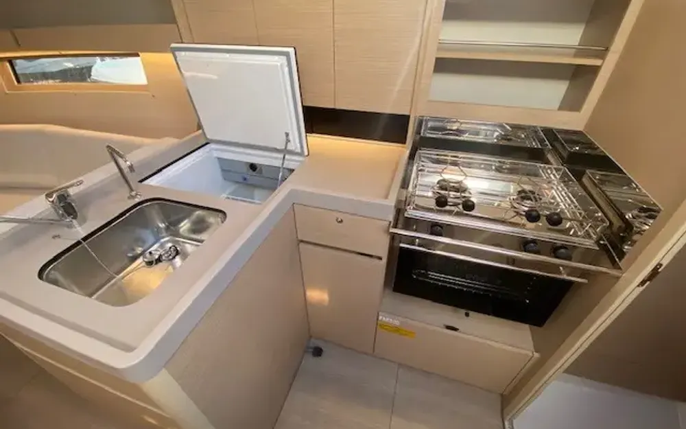 slider 2 Beneteau Oceanis 34.1