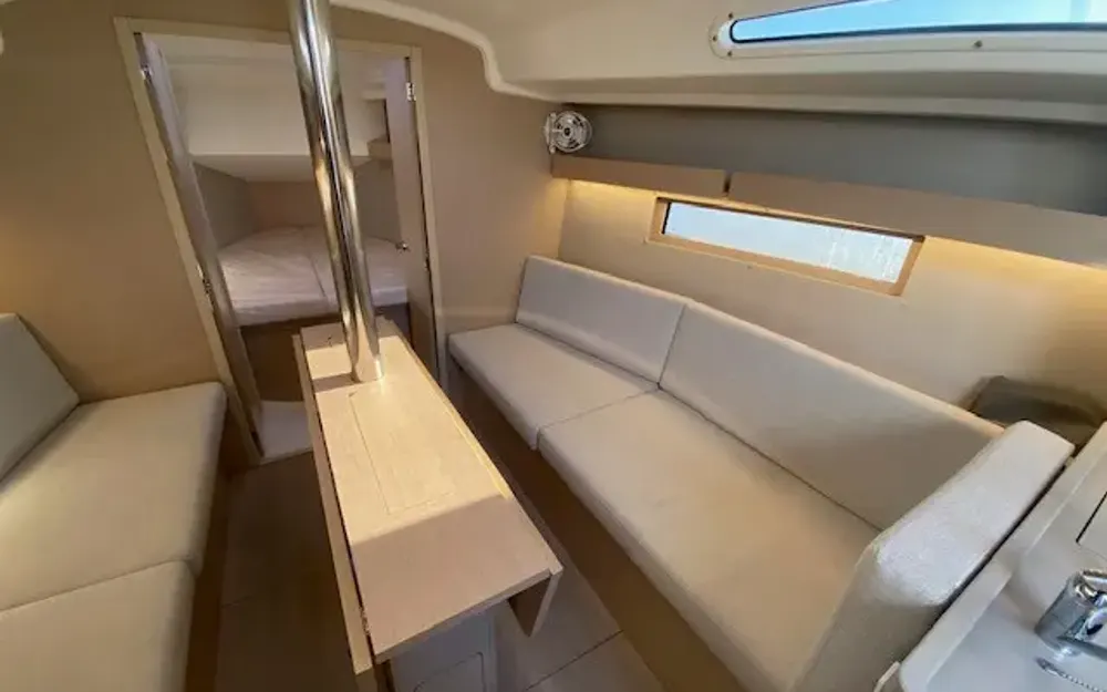 slider 8 Beneteau Oceanis 34.1