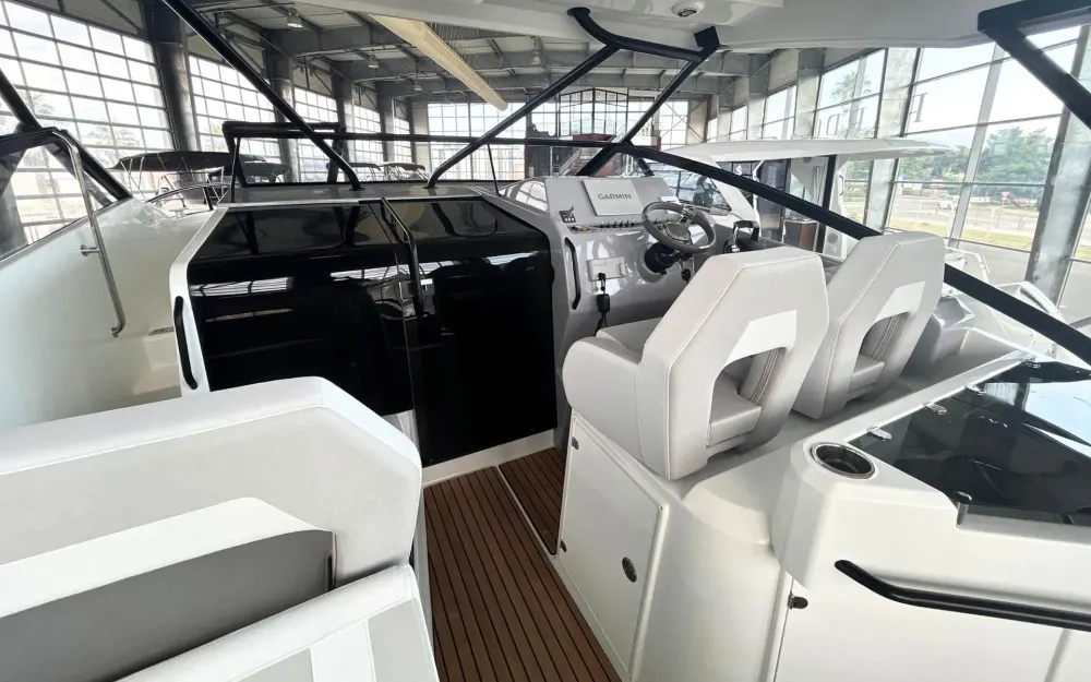 slider 10 Beneteau Flyer 10
