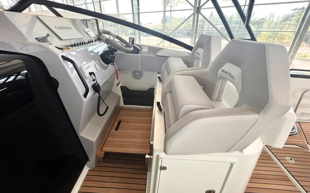 slider 12 Beneteau Flyer 10