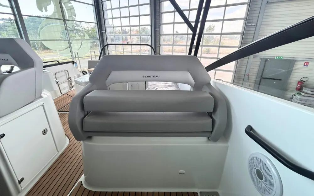 slider 14 Beneteau Flyer 10