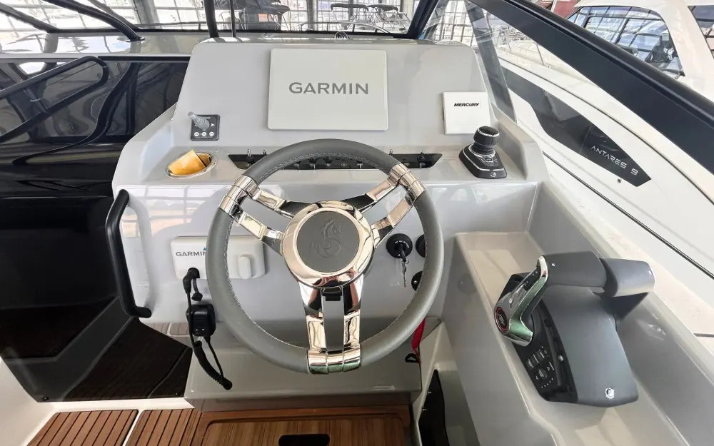slider 15 Beneteau Flyer 10