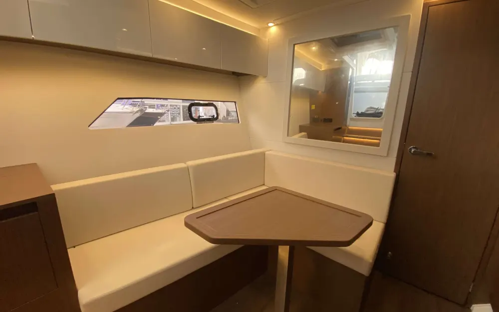 slider 10 Beneteau Gran Turismo 36