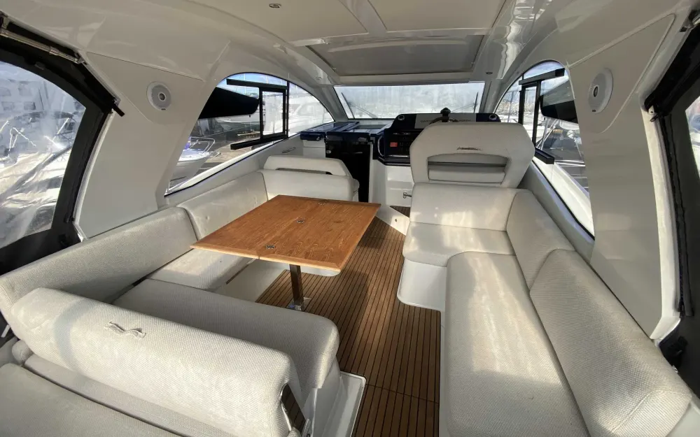 slider 4 Beneteau Gran Turismo 36