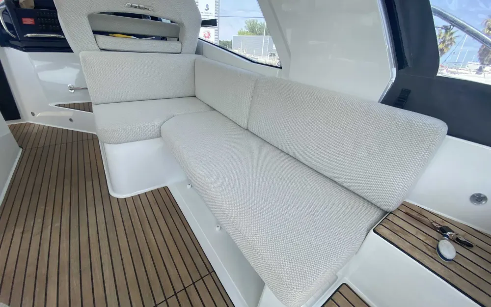 slider 5 Beneteau Gran Turismo 36