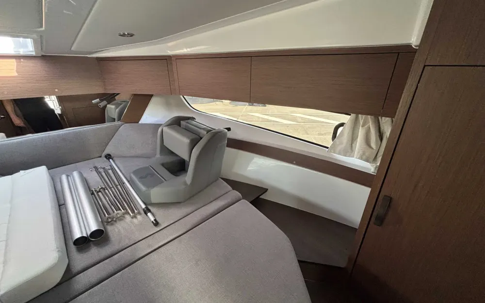 slider 15 Beneteau Antares 11