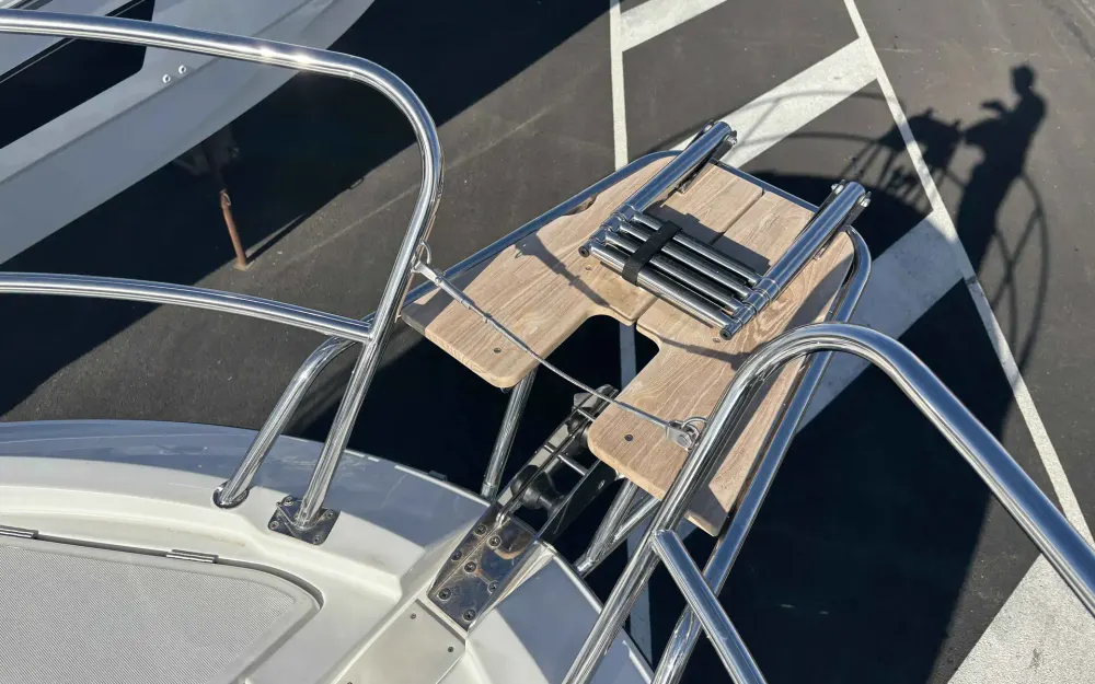 slider 18 Beneteau Antares 11