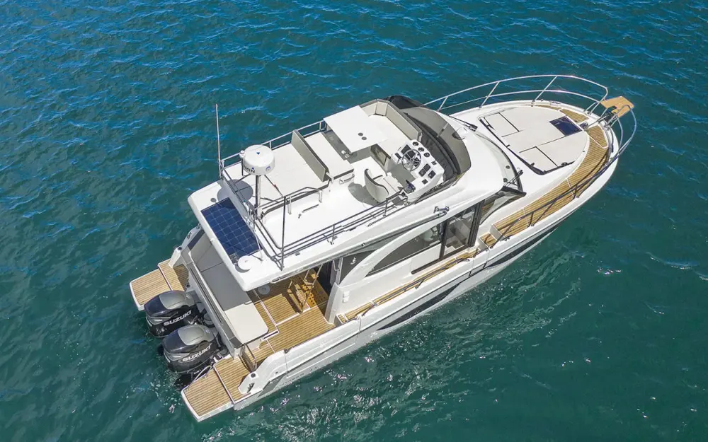 slider 2 Beneteau Antares 11