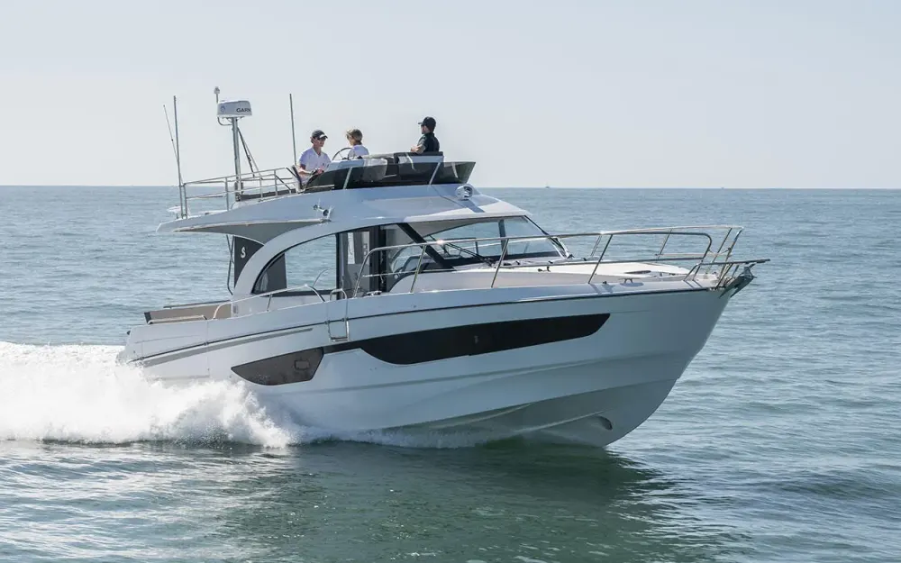 slider 3 Beneteau Antares 11