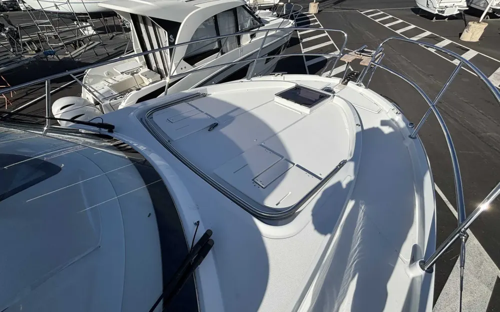 slider 7 Beneteau Antares 11