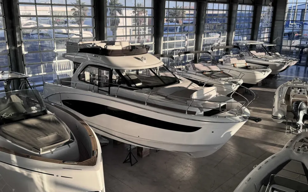slider 0 Beneteau Antares 12