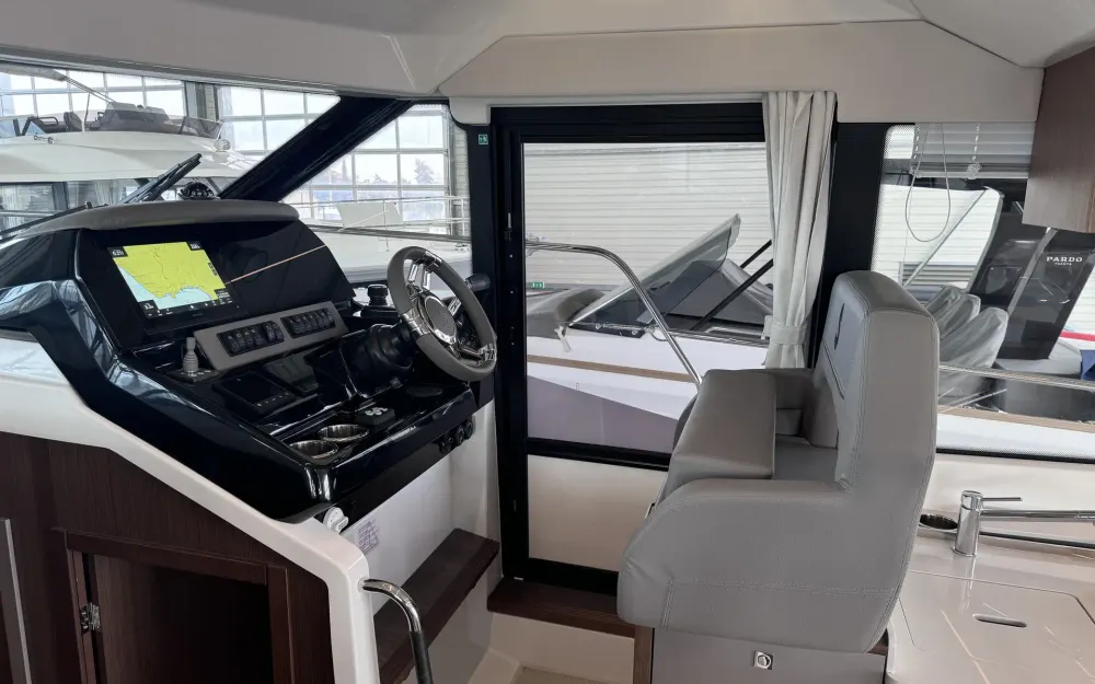 slider 13 Beneteau Antares 12