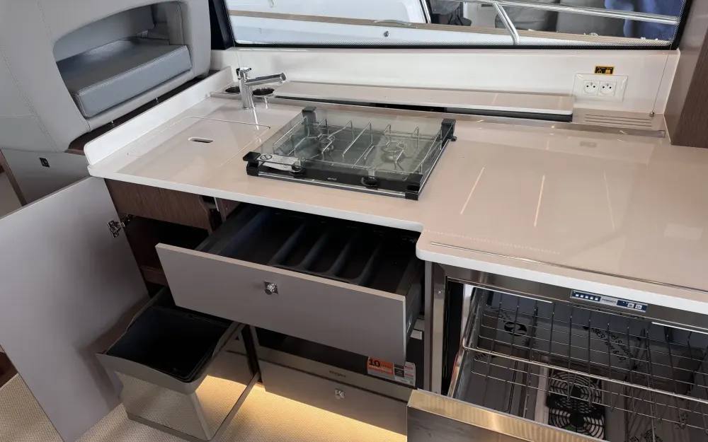 slider 14 Beneteau Antares 12
