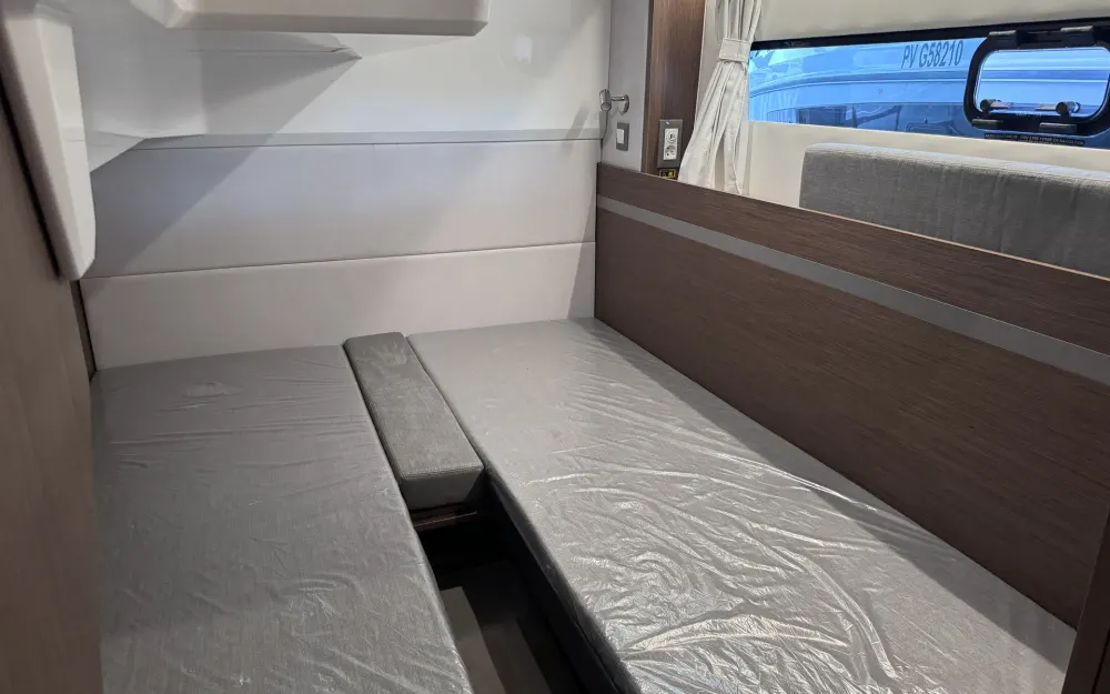 slider 19 Beneteau Antares 12