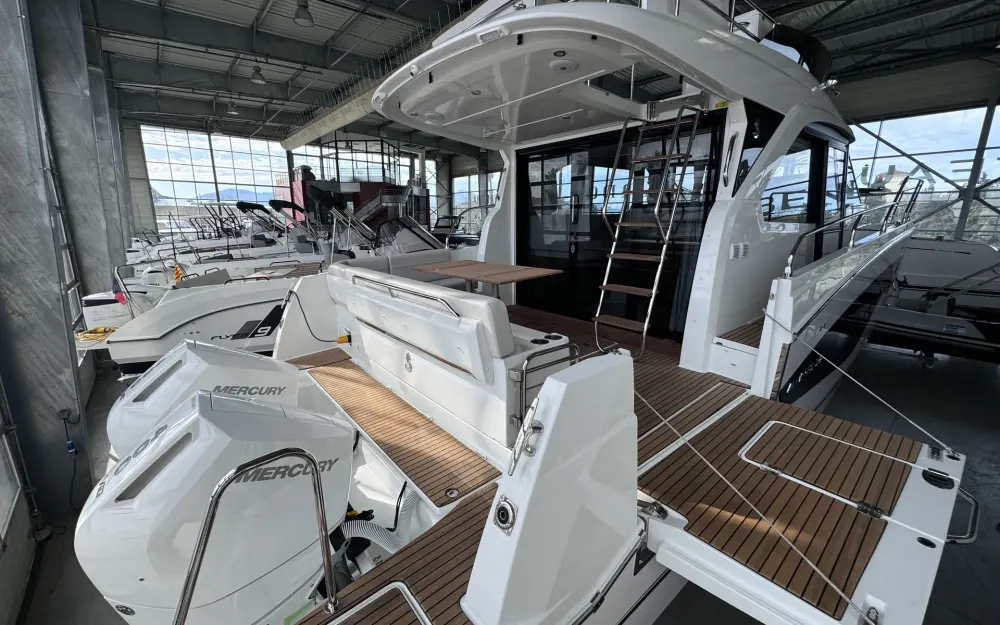 slider 2 Beneteau Antares 12