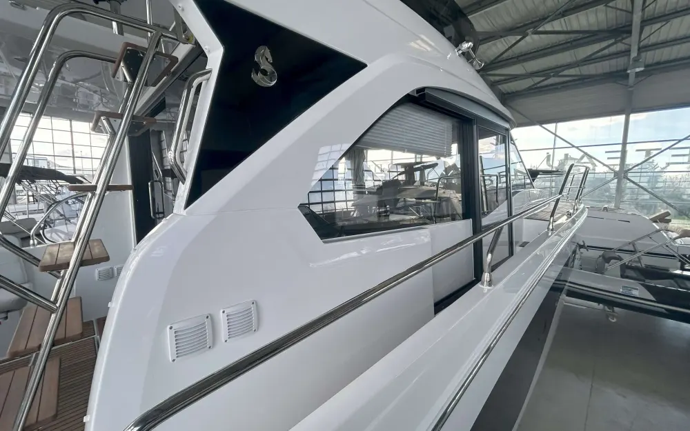 slider 5 Beneteau Antares 12