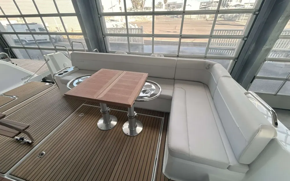 slider 7 Beneteau Antares 12