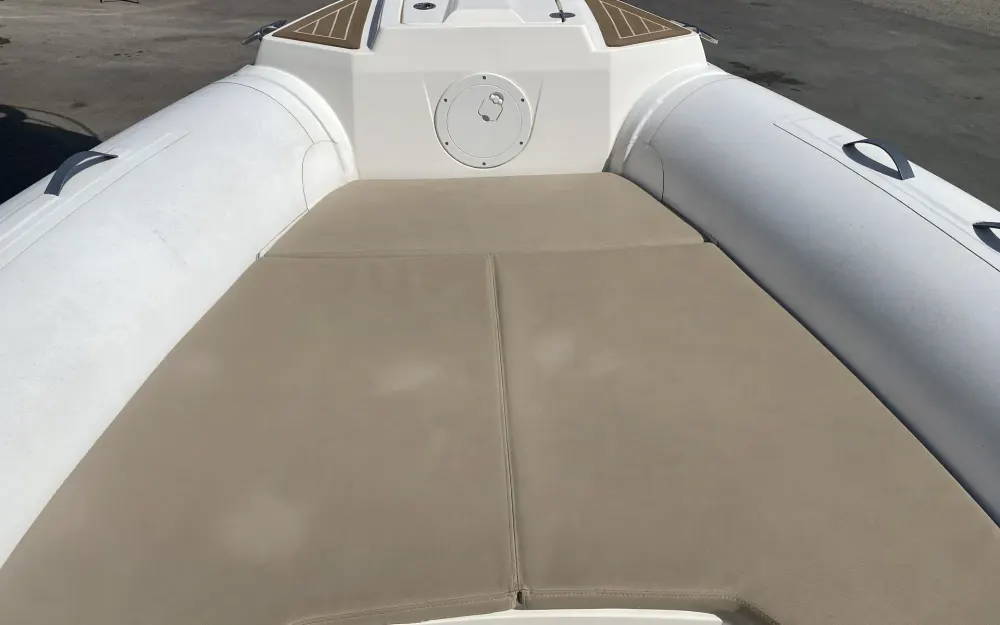 slider 11 Capelli Tempest 775 Open