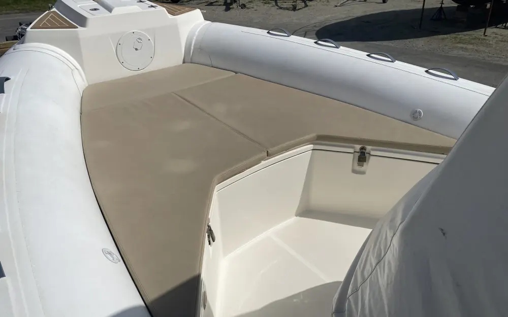 slider 12 Capelli Tempest 775 Open