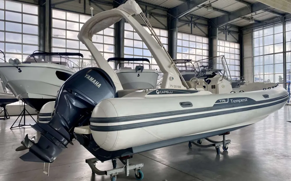 slider 1 Capelli Tempest 775 Open