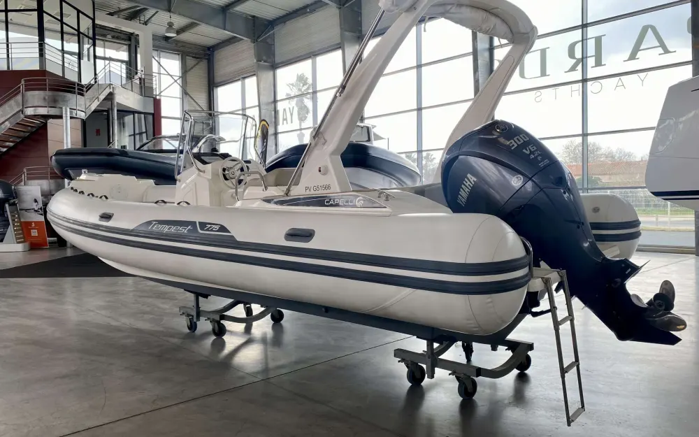 slider 2 Capelli Tempest 775 Open