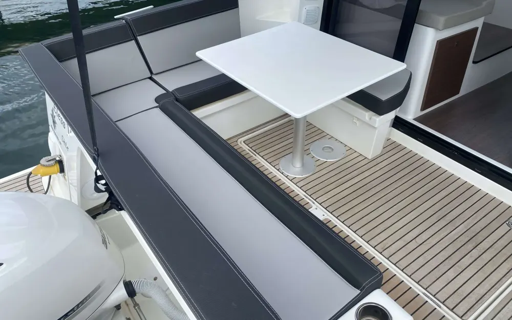 slider 4 Jeanneau Merry Fisher 895