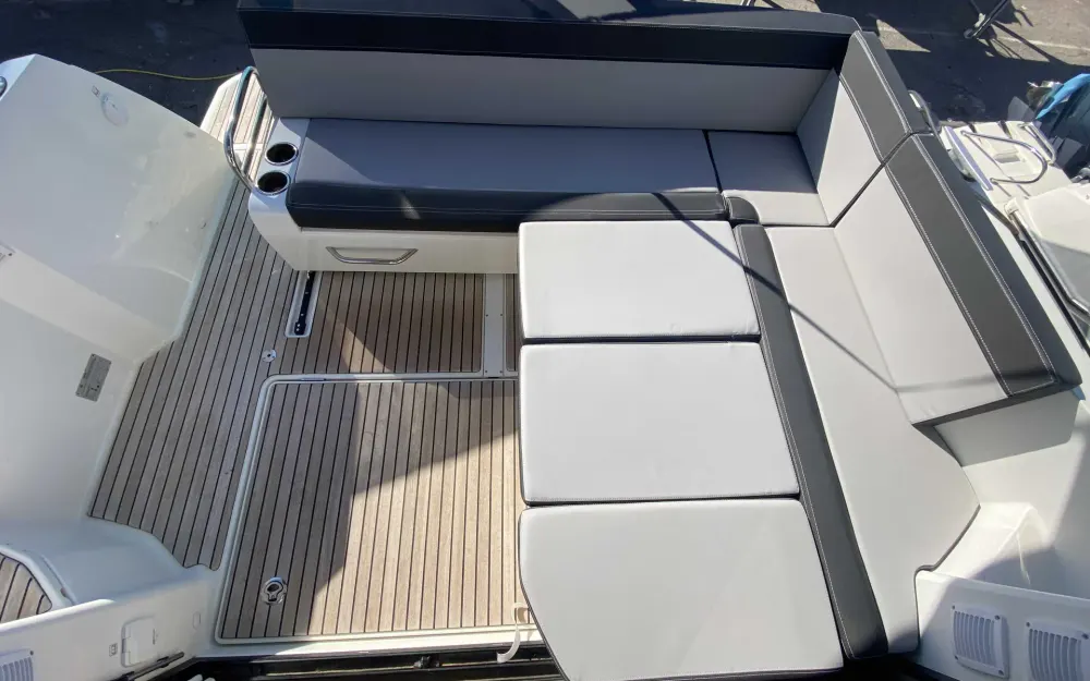 slider 6 Jeanneau Merry Fisher 895
