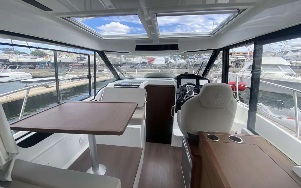 slider 7 Jeanneau Merry Fisher 895