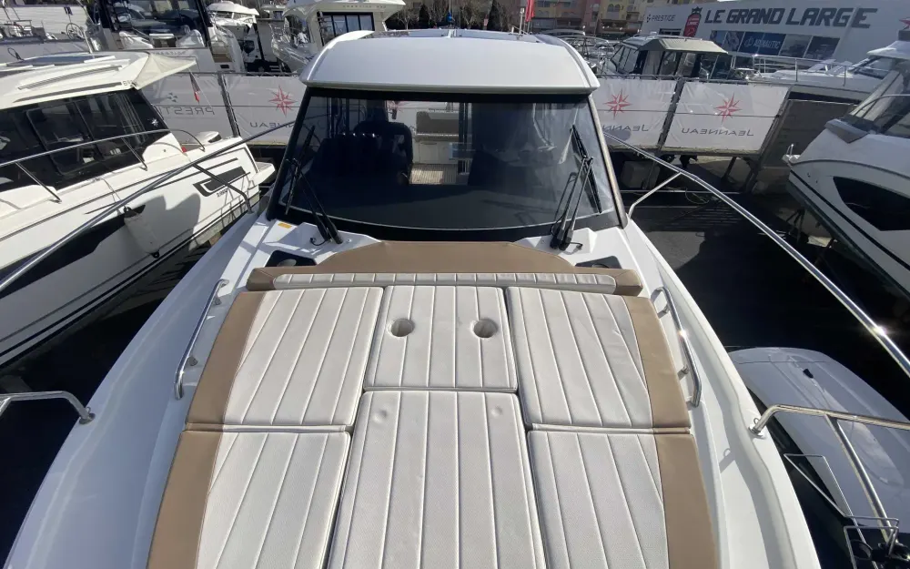 slider 5 Jeanneau NC 33