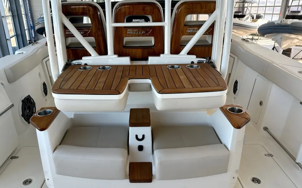 slider 19 Boston Whaler  360 Outrage