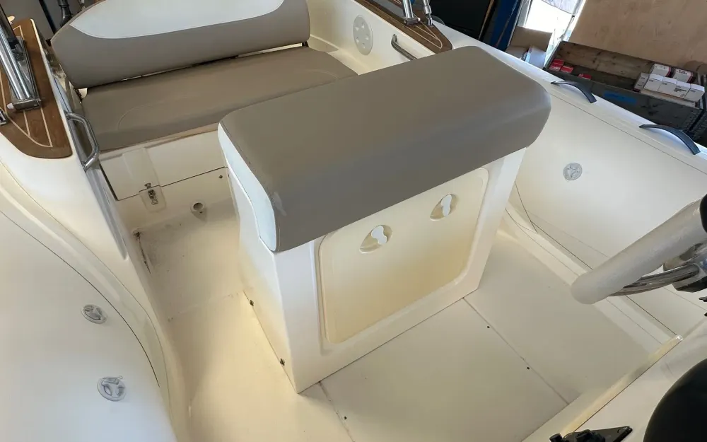 slider 4 Capelli Tempest 650