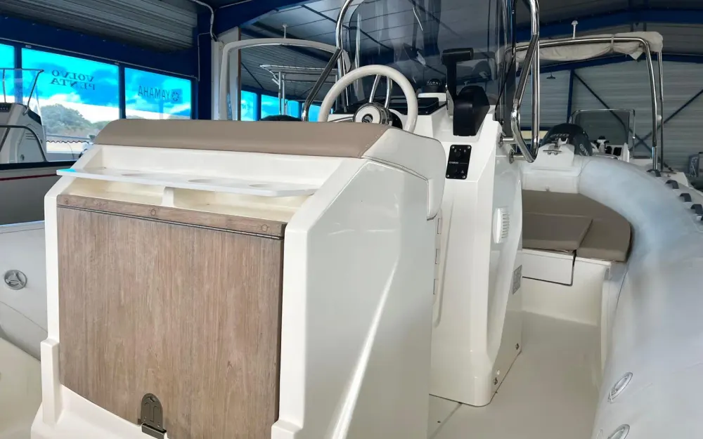 slider 2 Capelli Tempest 650