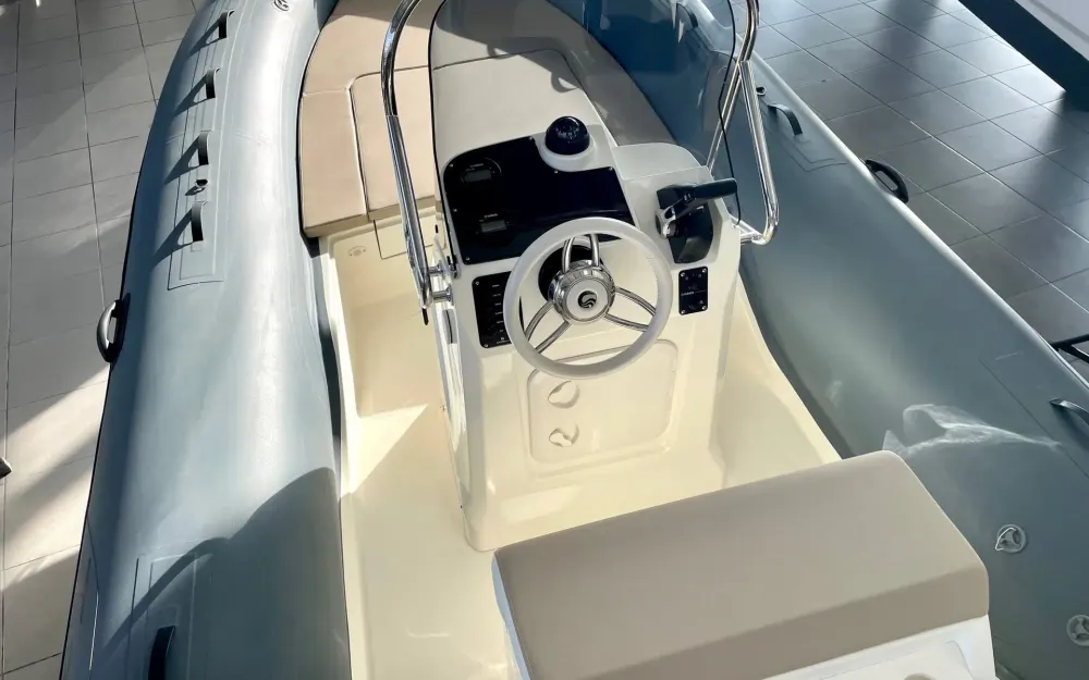 slider 7 Capelli Tempest 650