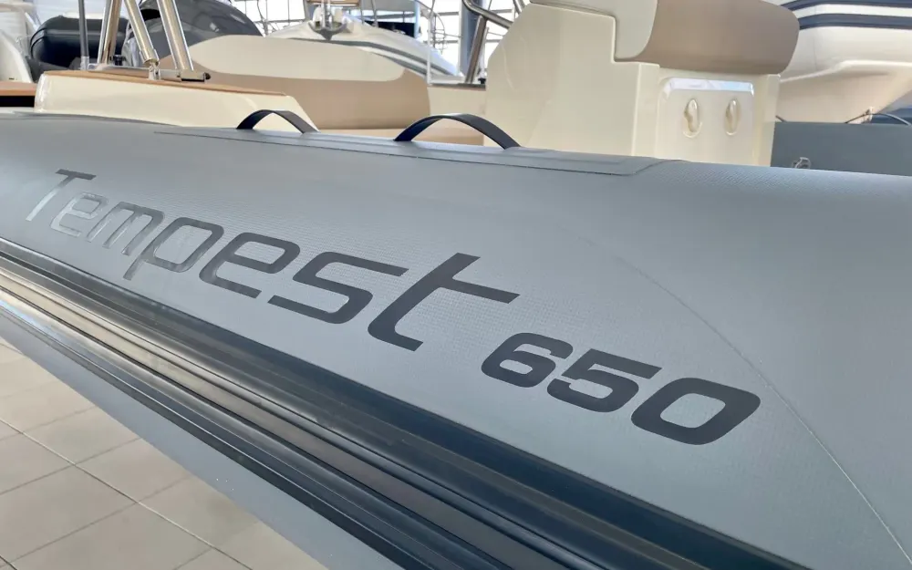 slider 8 Capelli Tempest 650