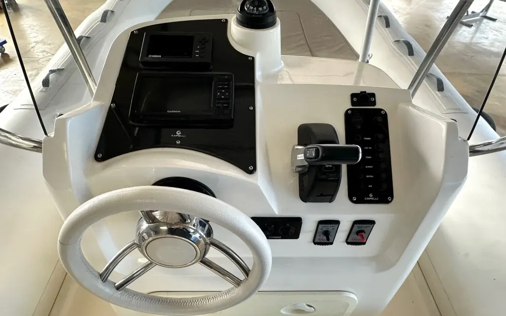 slider 4 Capelli Tempest 700