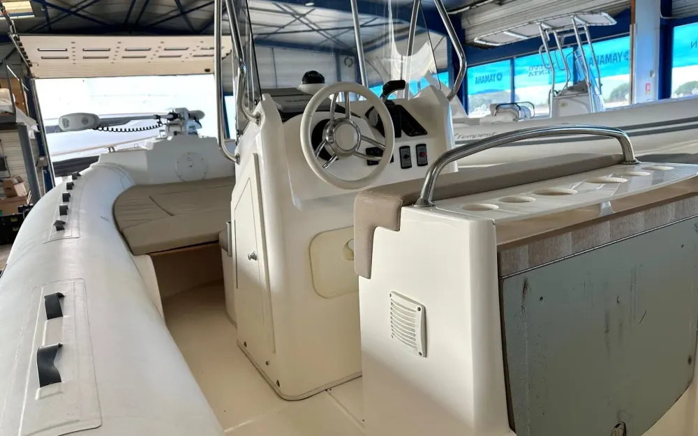 slider 6 Capelli Tempest 700