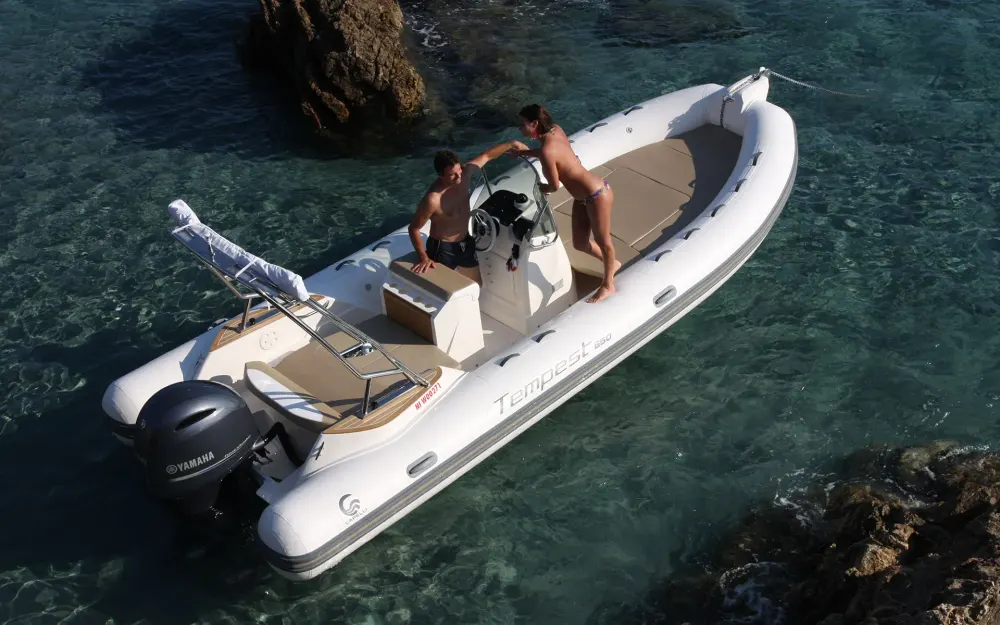 slider 0 Capelli Tempest 650 Open