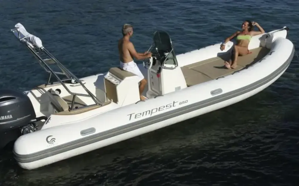 slider 1 Capelli Tempest 650 Open