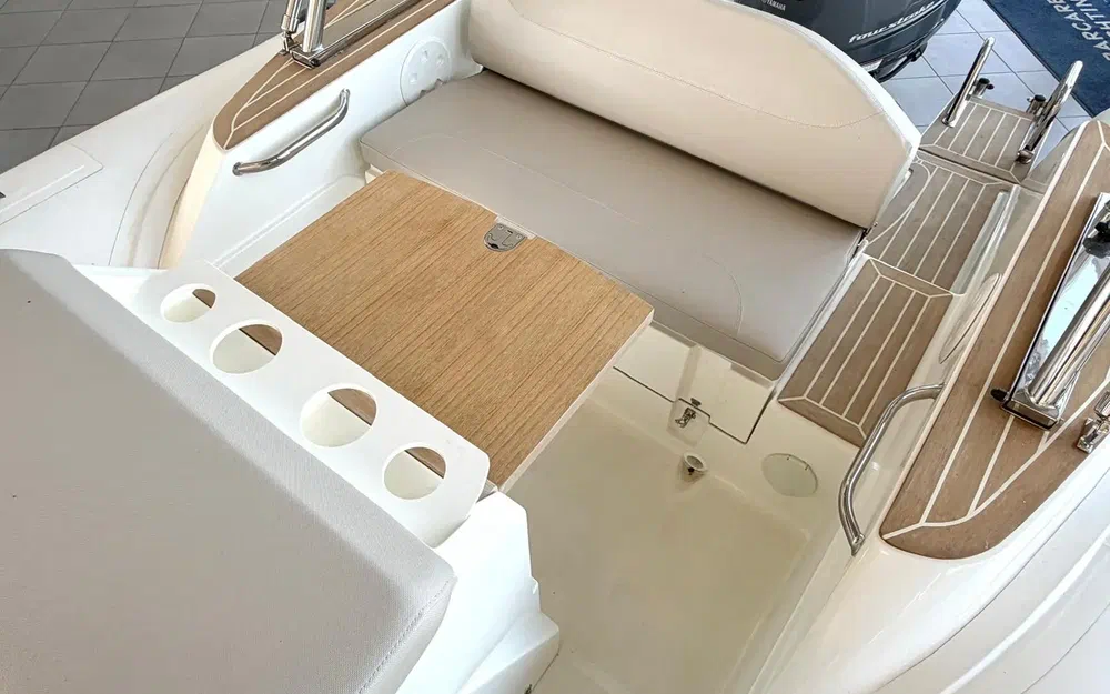 slider 7 Capelli Tempest 650