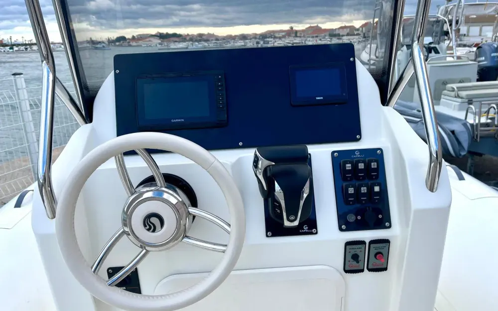 slider 1 Capelli Tempest 700
