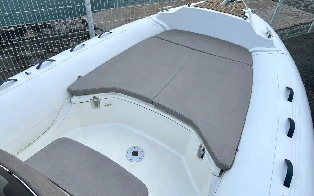 slider 4 Capelli Tempest 700