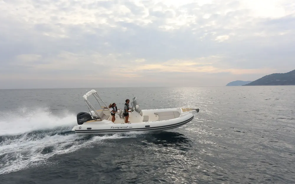 slider 0 Capelli Tempest 700