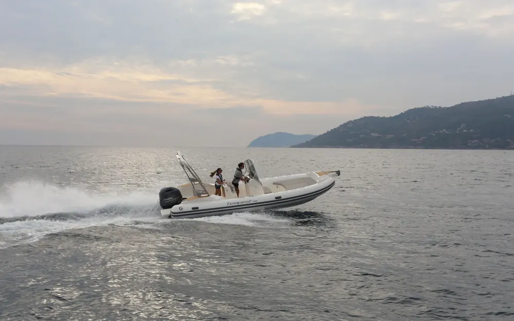 slider 2 Capelli Tempest 700