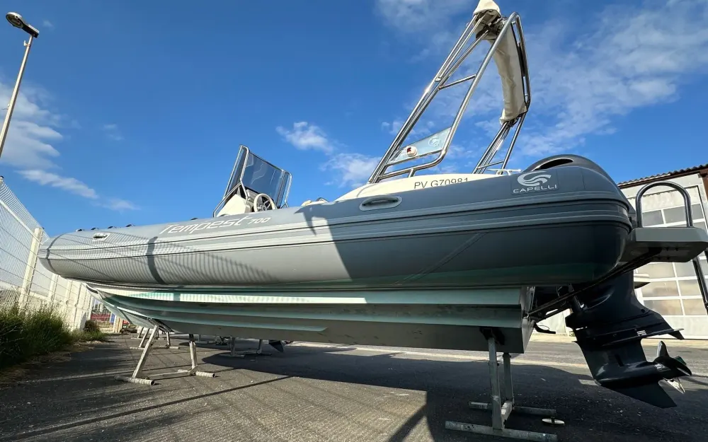 slider 4 Capelli Tempest 700