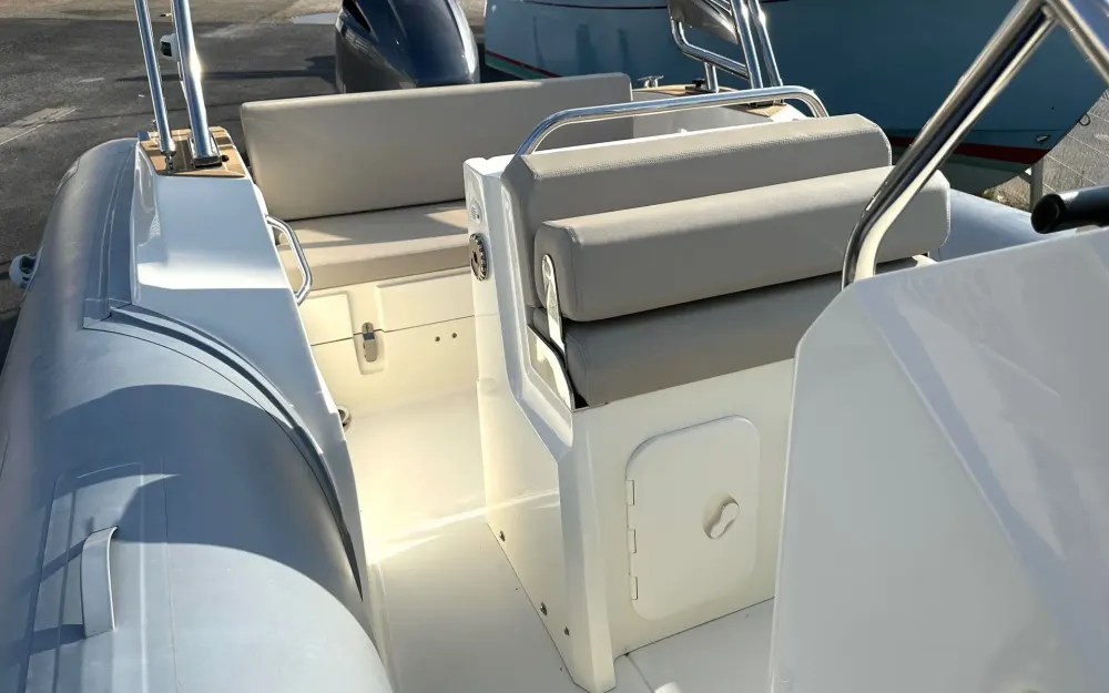 slider 6 Capelli Tempest 700