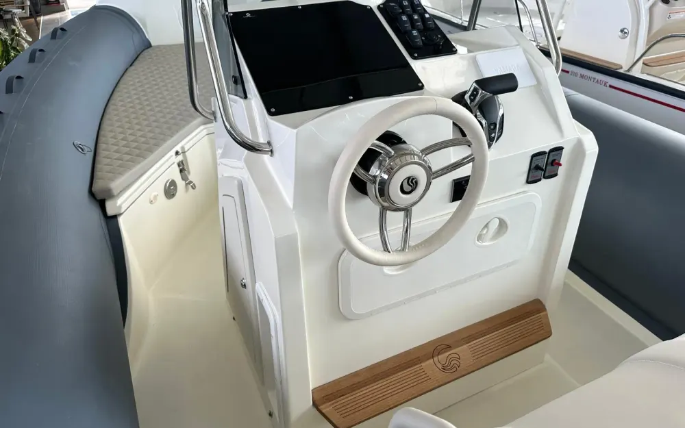 slider 6 Capelli Tempest 775